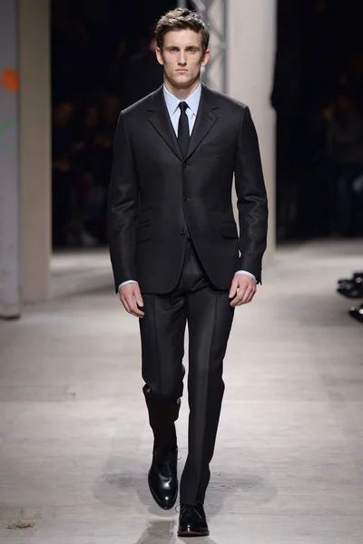 Look 14